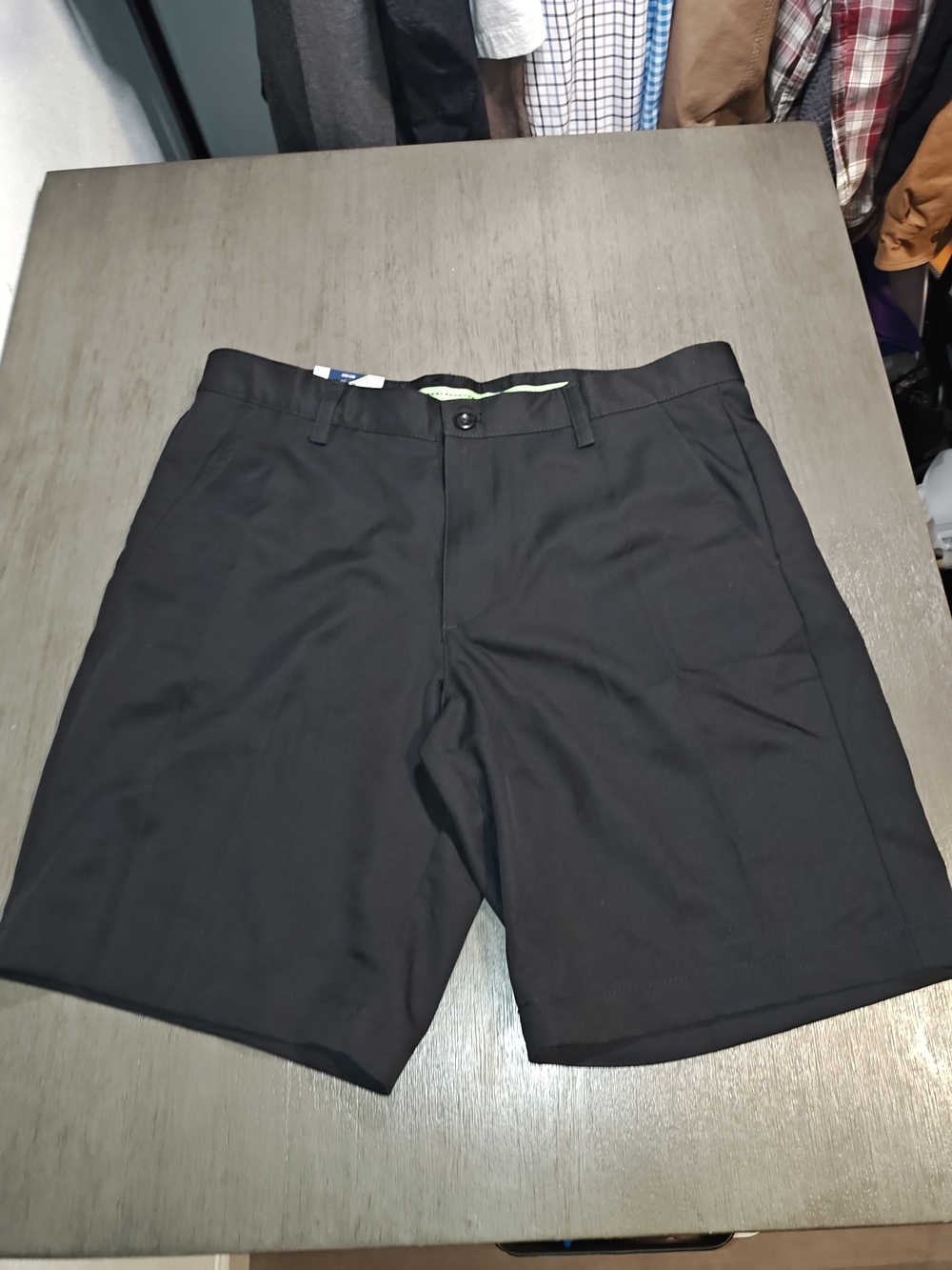 Izod Golf Men's‎ Black Shorts,Straight Fit,Sun Control,Size 35